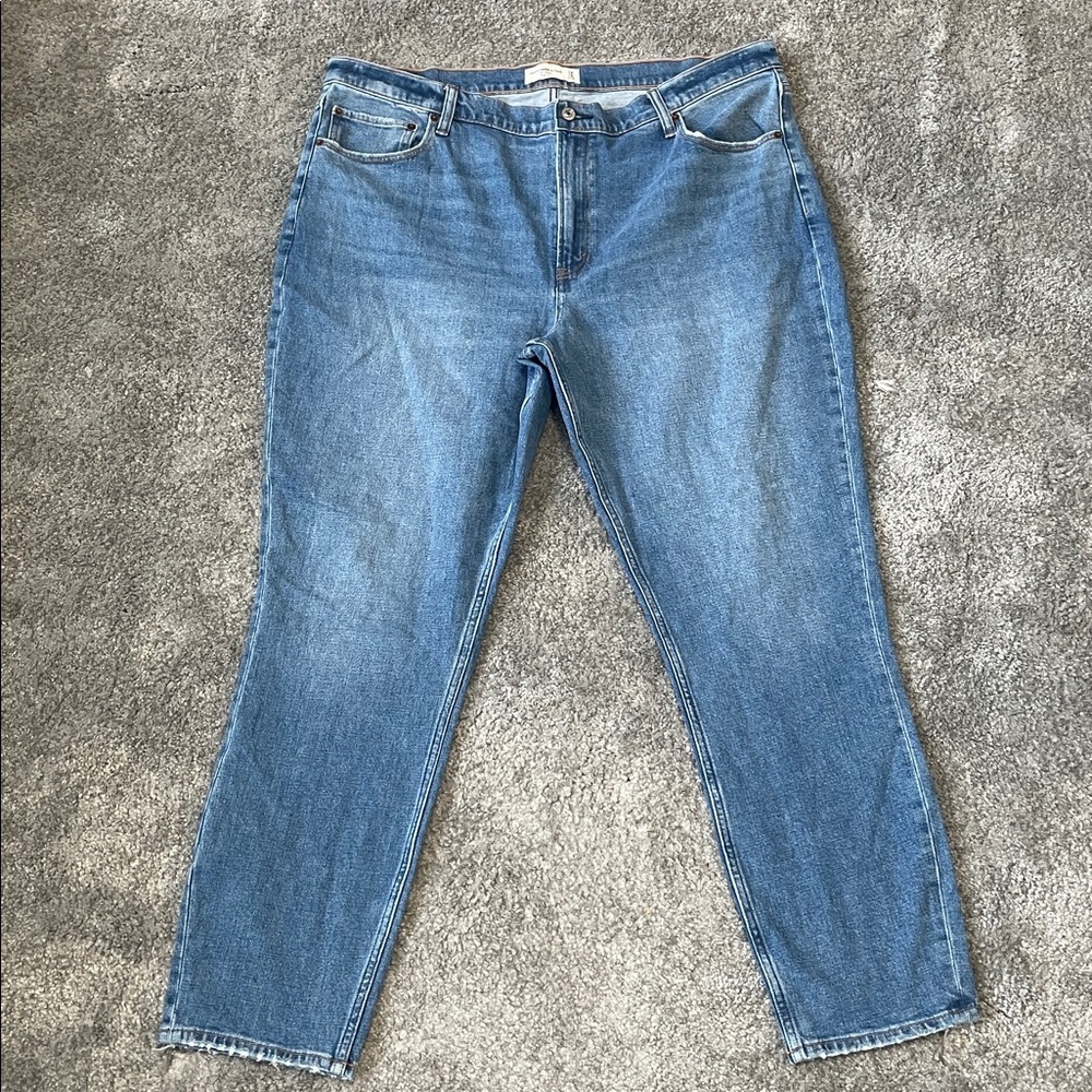 EC Abercrombie & Fitch The Skinny High Rise Medium Wash Jeans - Size 18